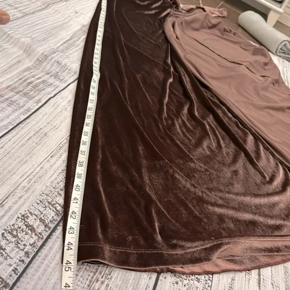 Baltic Born Esmeralda Wrap Velvet Dress Dusty Plum - Small - Picture 6 of 7